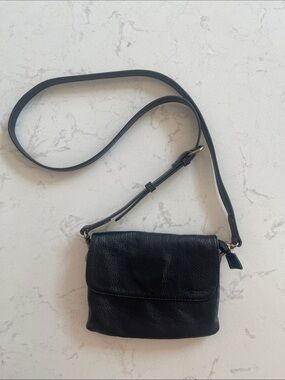 MINICAT Black Pebbled Faux Leather Small Crossbody Bag Purse Organizer